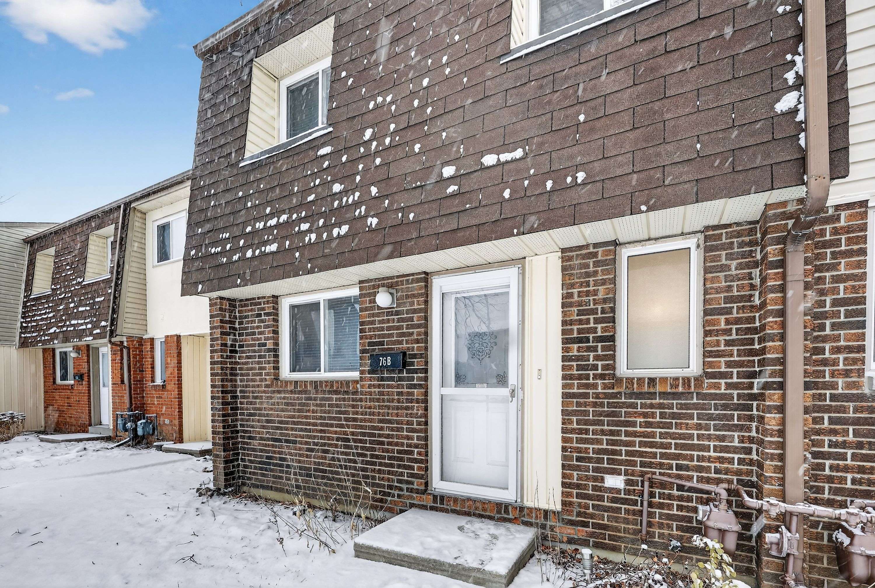 Bells Corners And South To Fallowfield, ON K2H 8W4,76 SEYTON DR #B