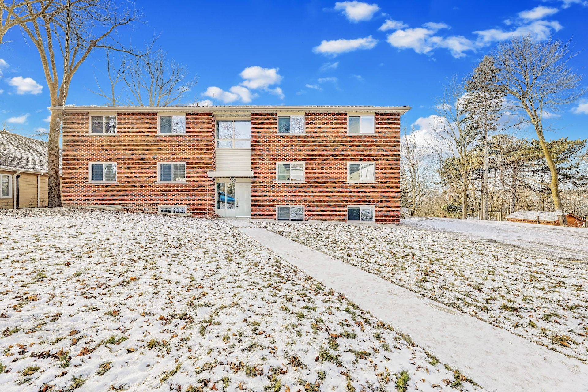 Newmarket, ON L3Y 3V2,308 Prospect ST #3