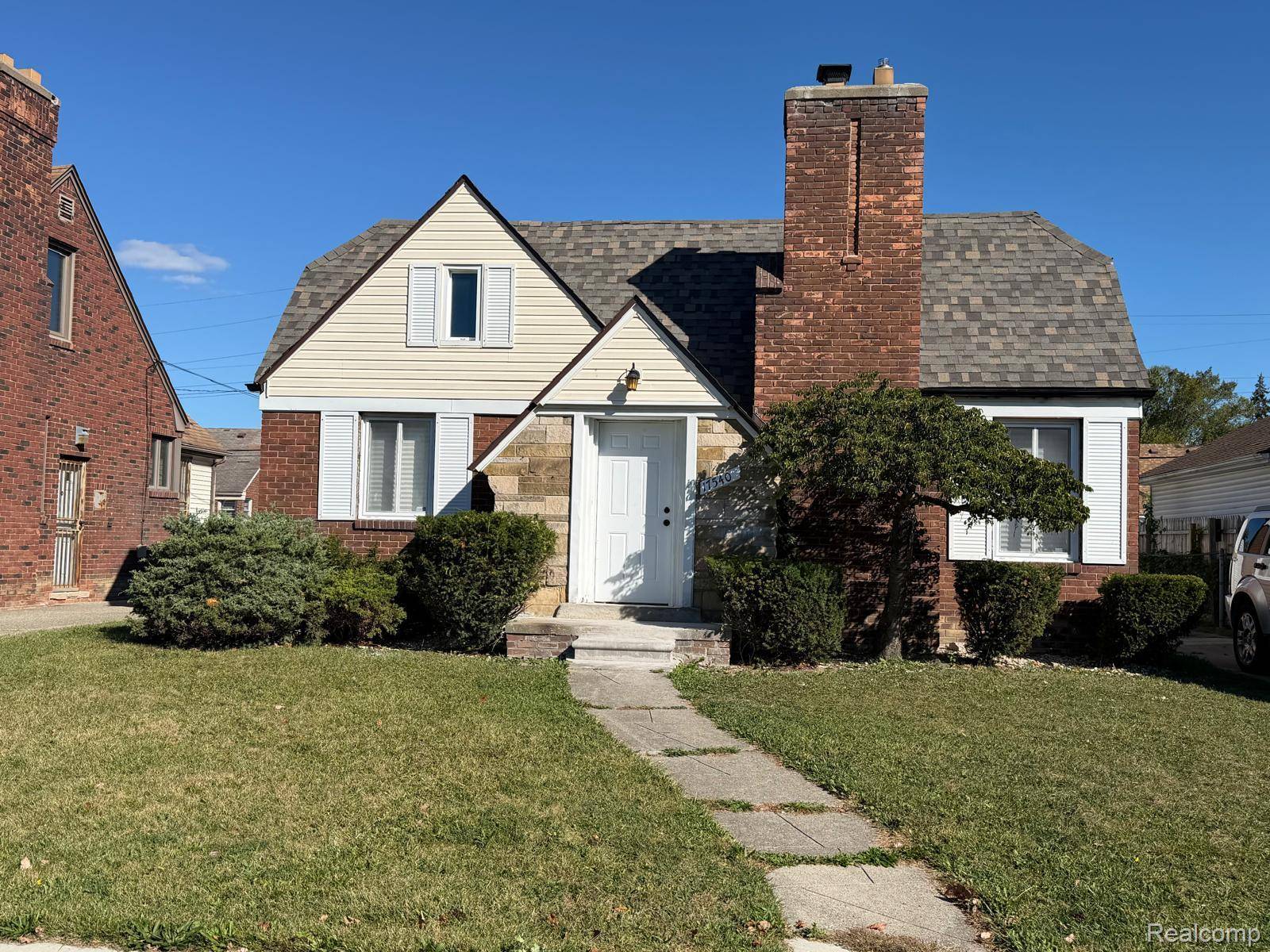 Detroit, MI 48219,17540 Plainview AVE