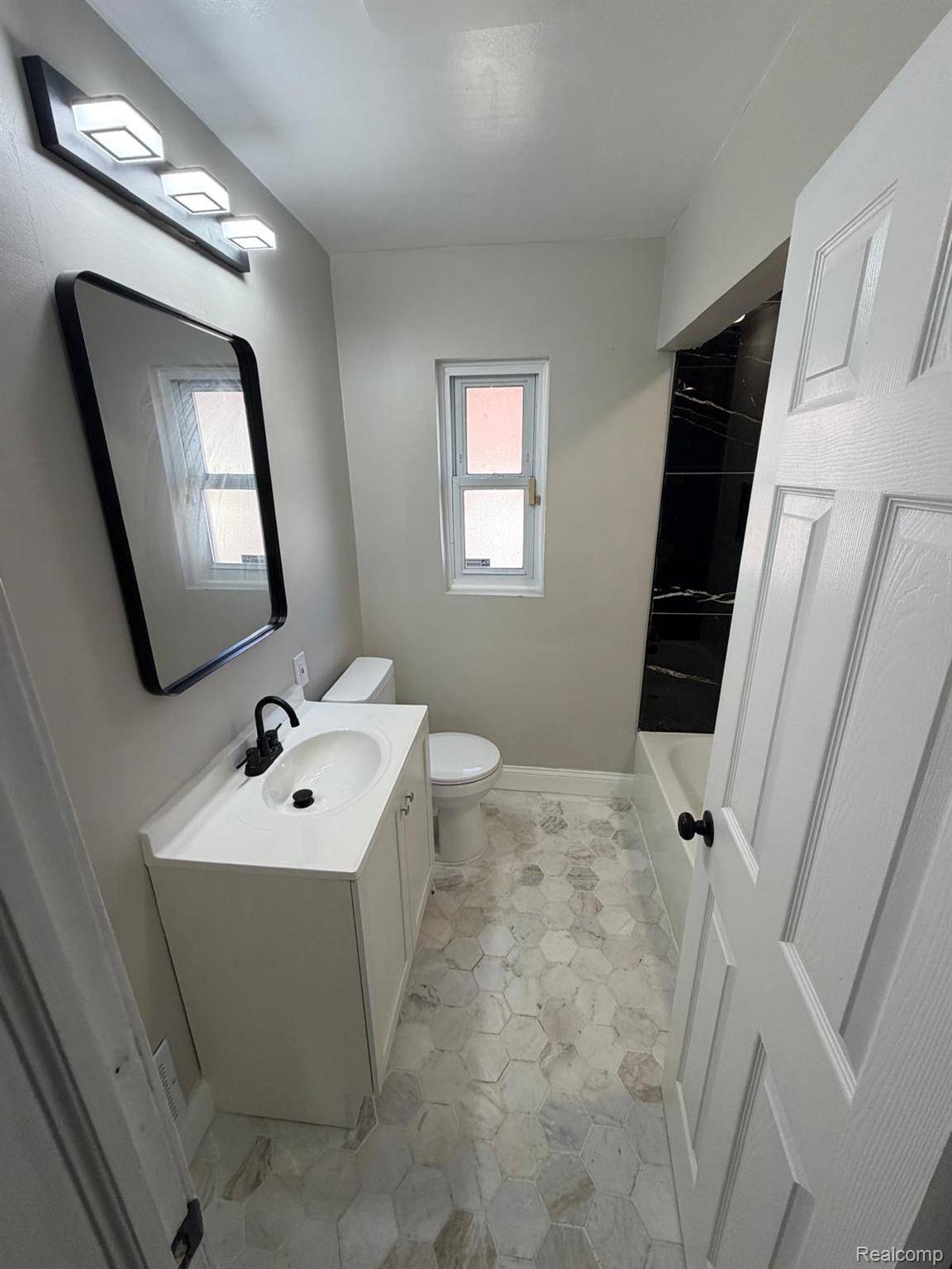 Detroit, MI 48219,17540 Plainview AVE