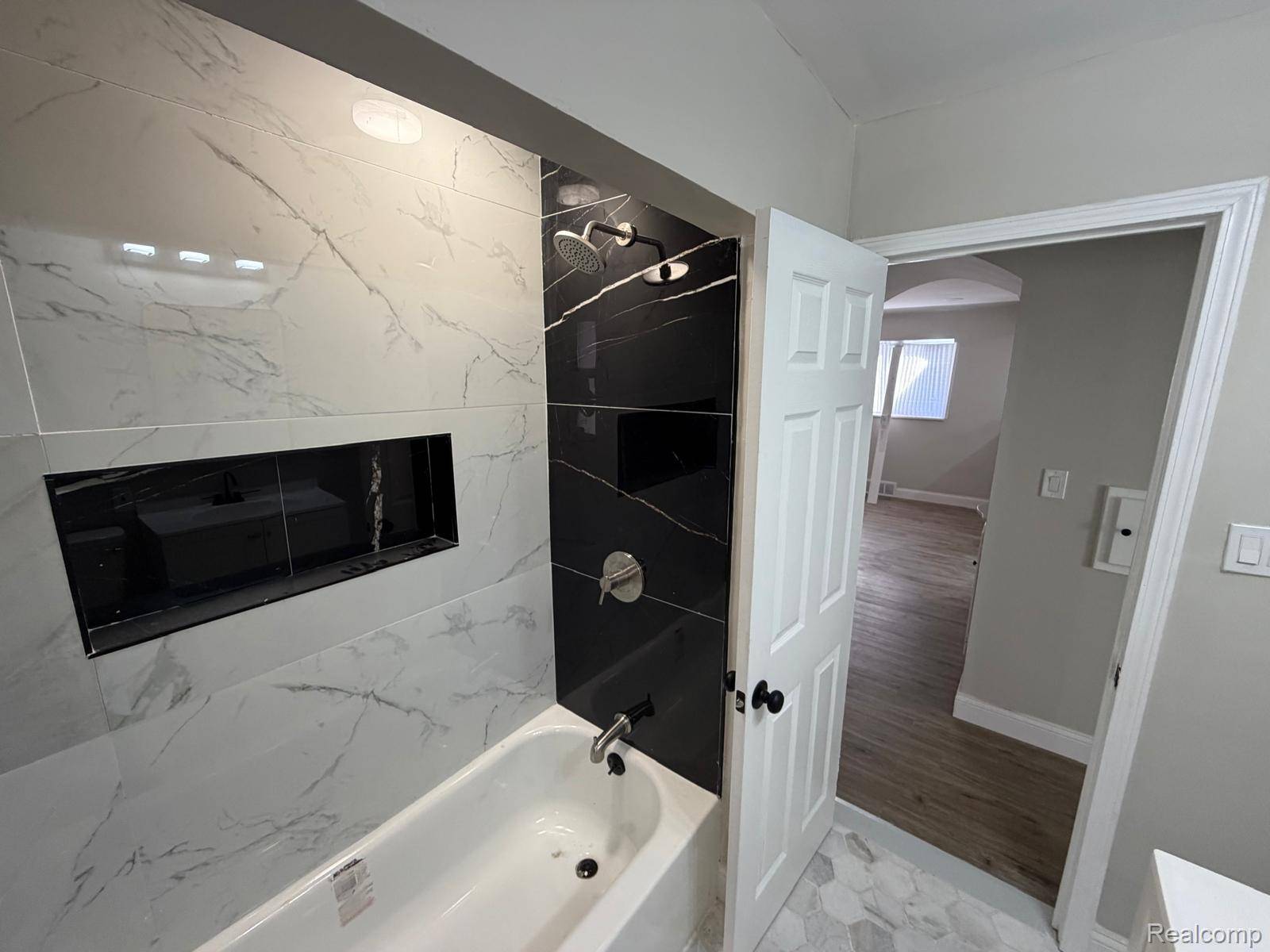 Detroit, MI 48219,17540 Plainview AVE