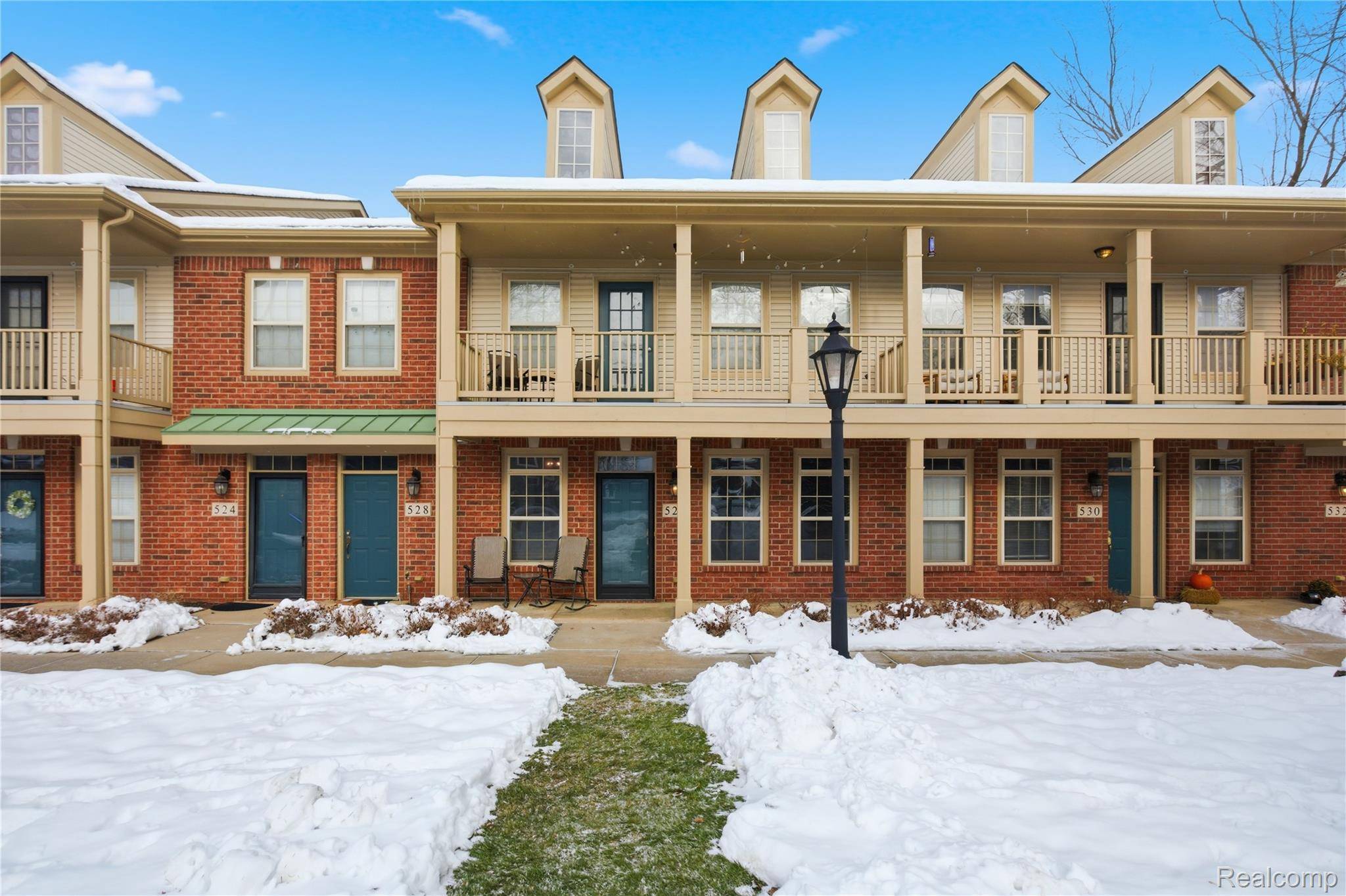 Walled Lake, MI 48390,526 Red Oak CT