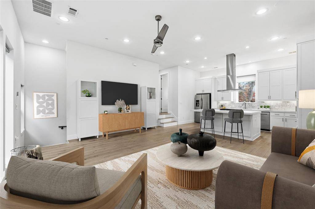 Dallas, TX 75206,5711 Bryan Parkway #104