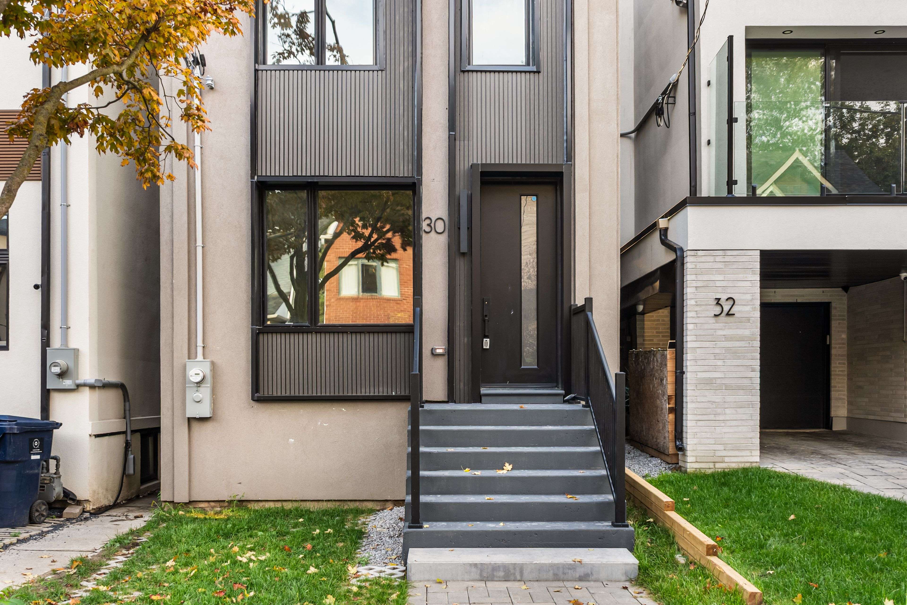 Toronto E01, ON M4M 2X3,30 Winnifred AVE