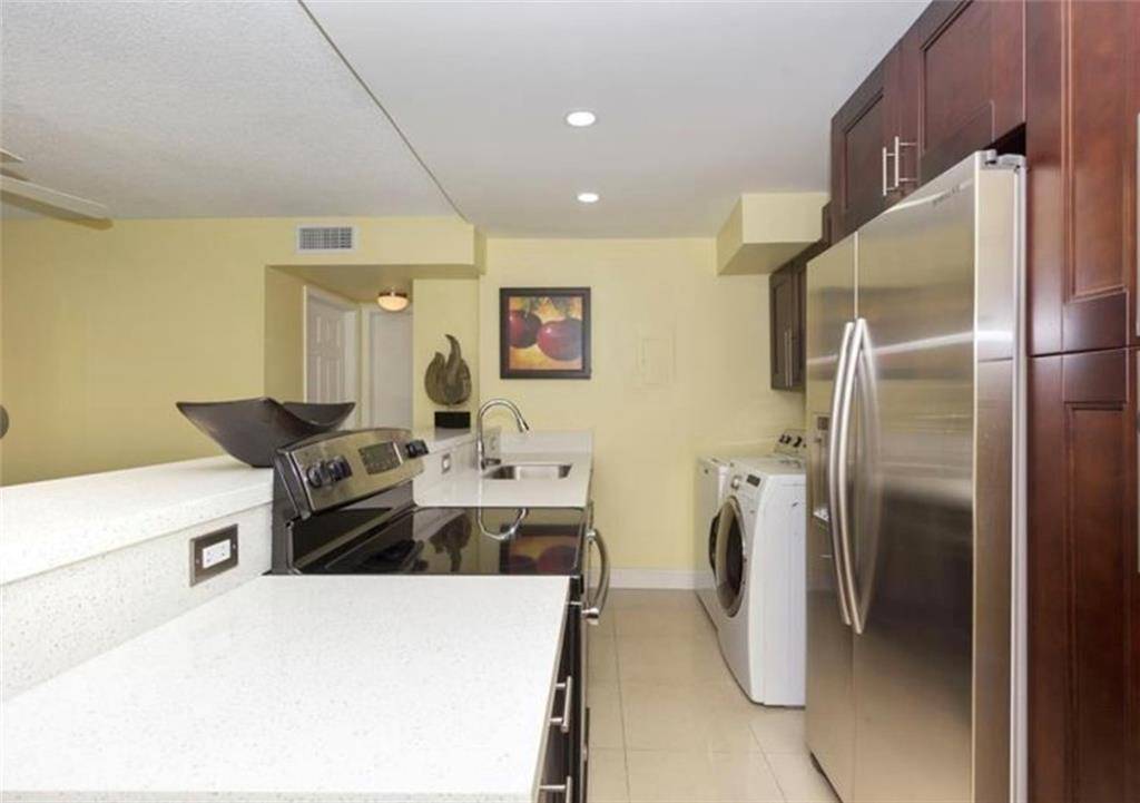 Oakland Park, FL 33334,5276 NE 6th Ave #f19