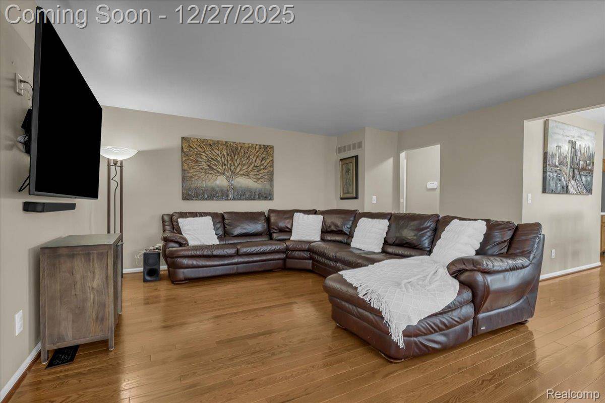 Canton, MI 48188,4763 Sherwood CIR