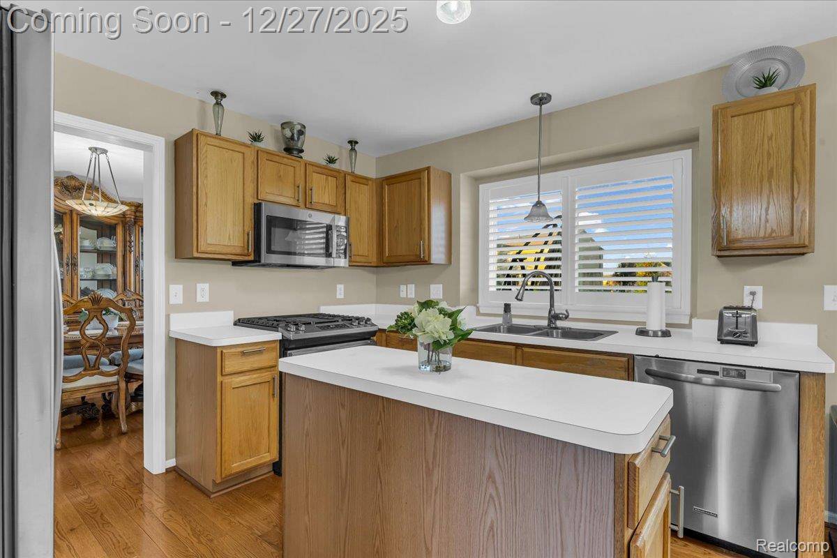 Canton, MI 48188,4763 Sherwood CIR