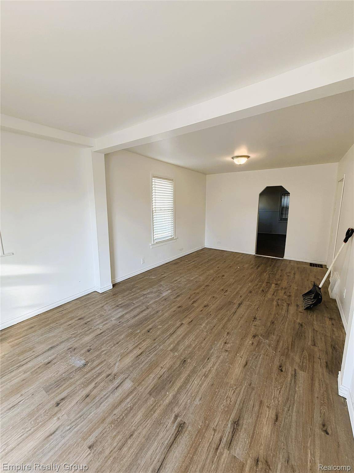 Detroit, MI 48228,6088 Auburn ST