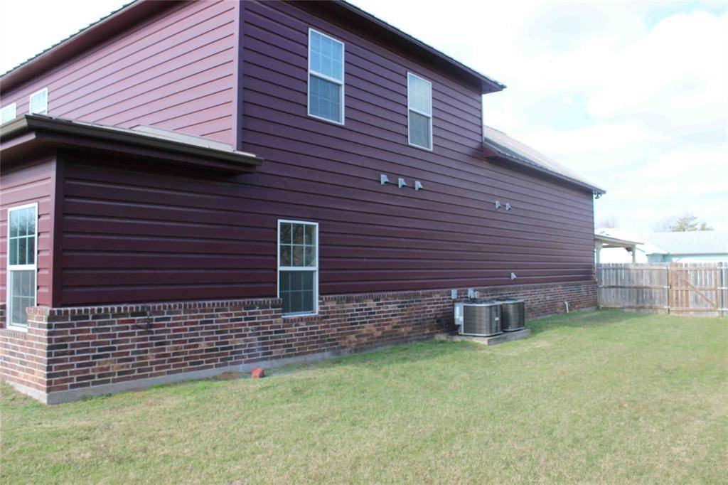 Lacy Lakeview, TX 76705,1205 Avenue B