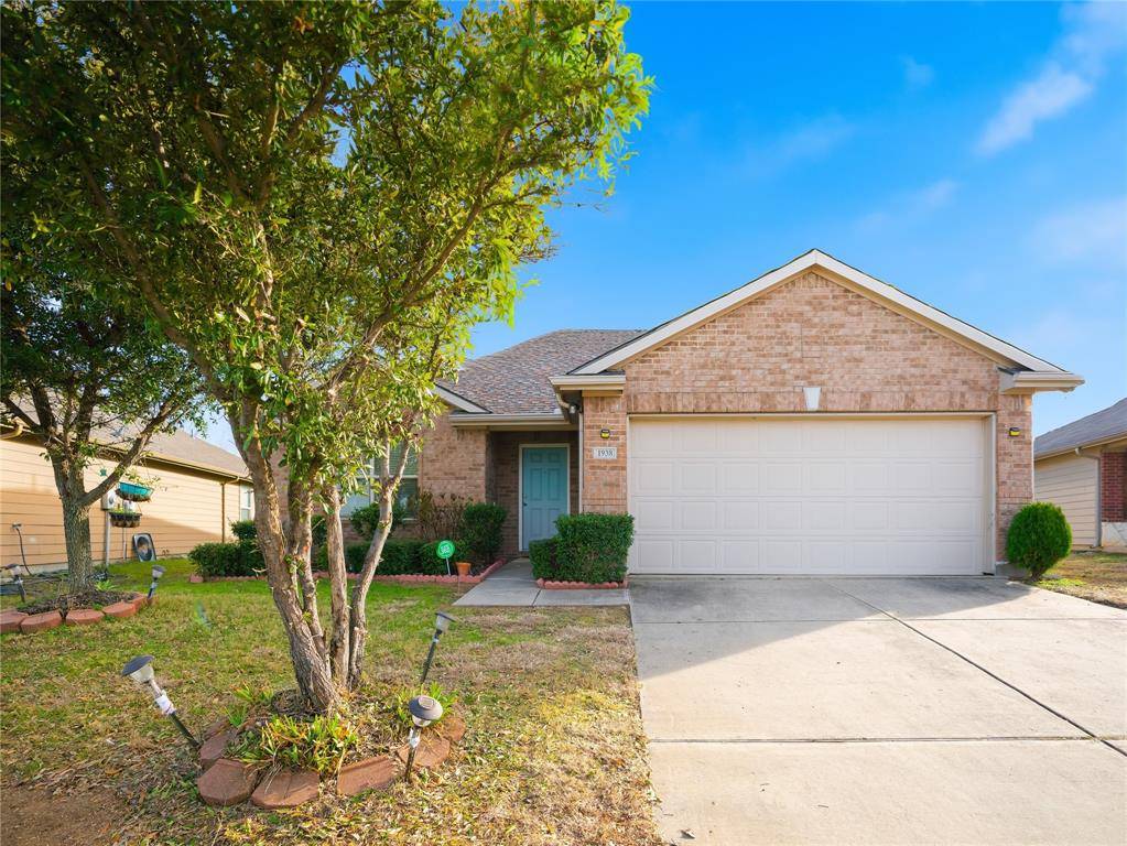 Dallas, TX 75051,1938 Castaway Drive