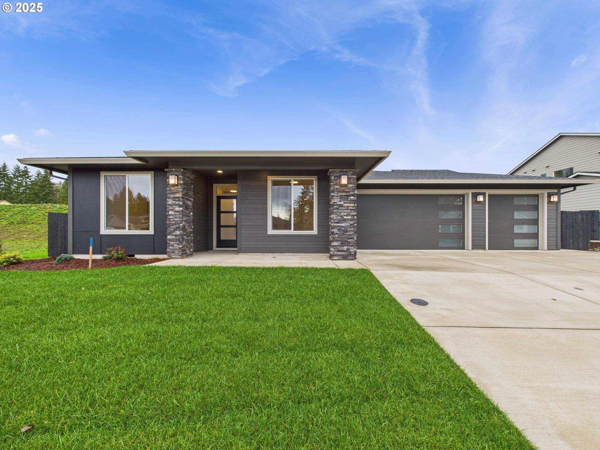 La Center, WA 98629,409 W 19TH ST