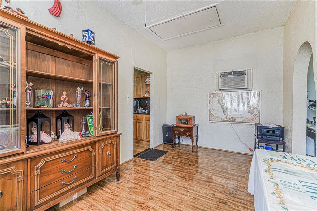 124 Hett AVE, Staten  Island, NY 10306