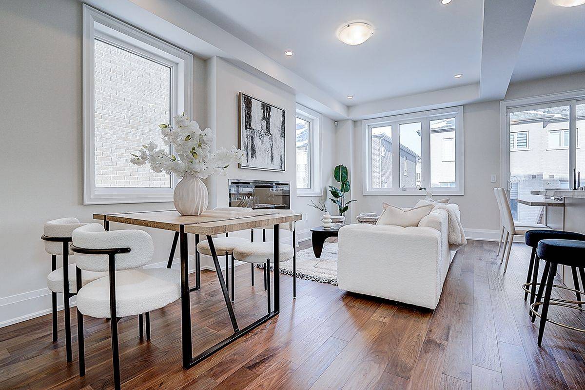 Richmond Hill, ON L4E 1K8,18 Mace AVE