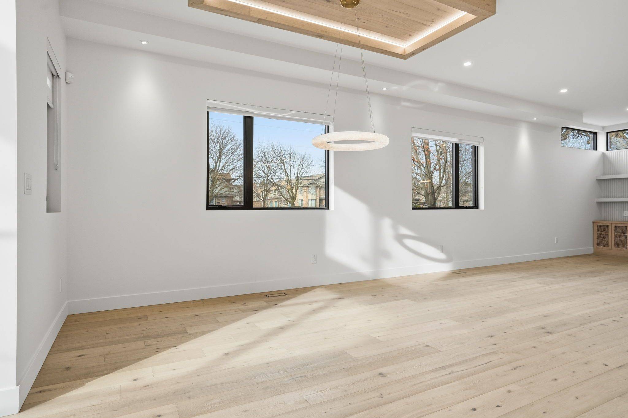 Burlington, ON L7N 1W4,427 Pine Cove RD