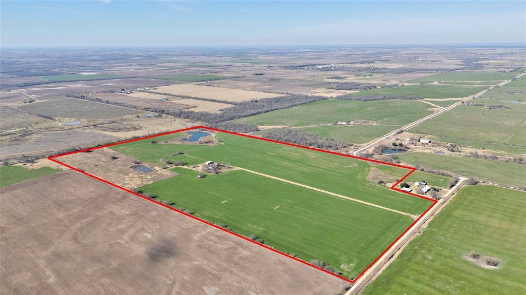 Lott, TX 76656,637 County Road 314