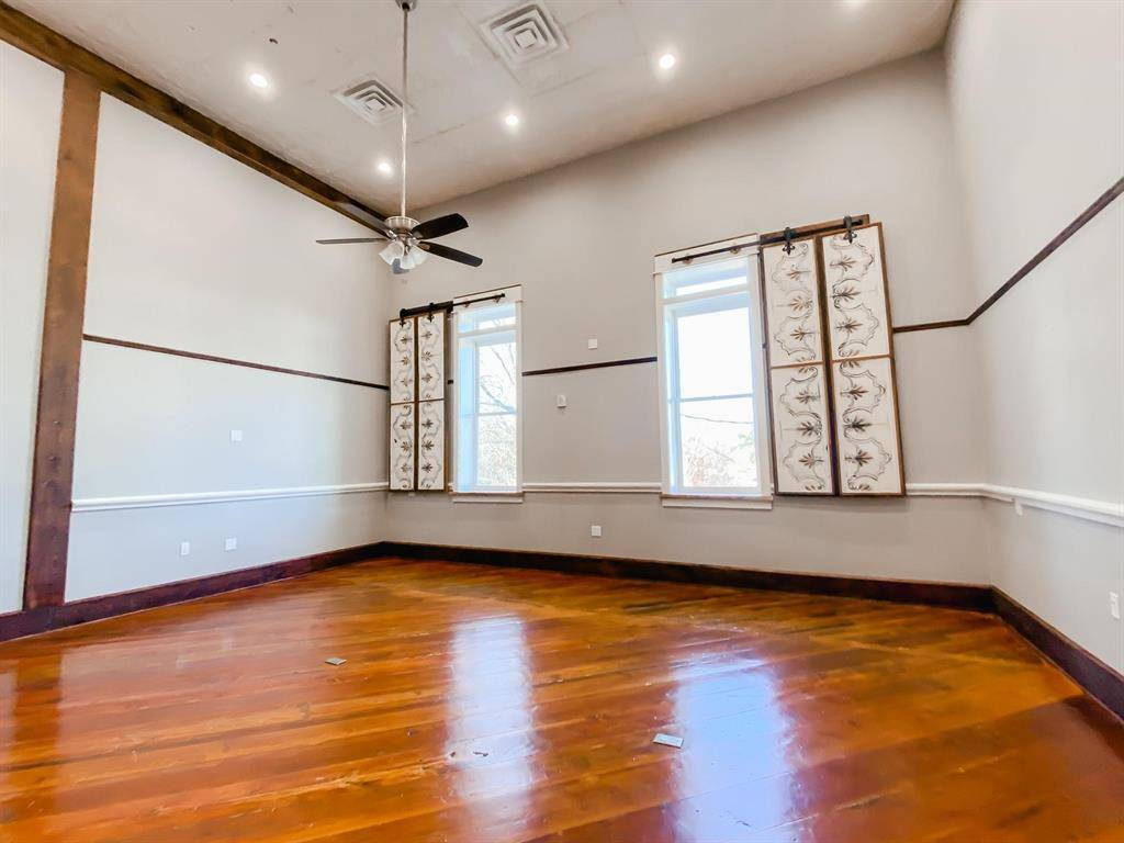 Denison, TX 75020,507 N Main Street #202