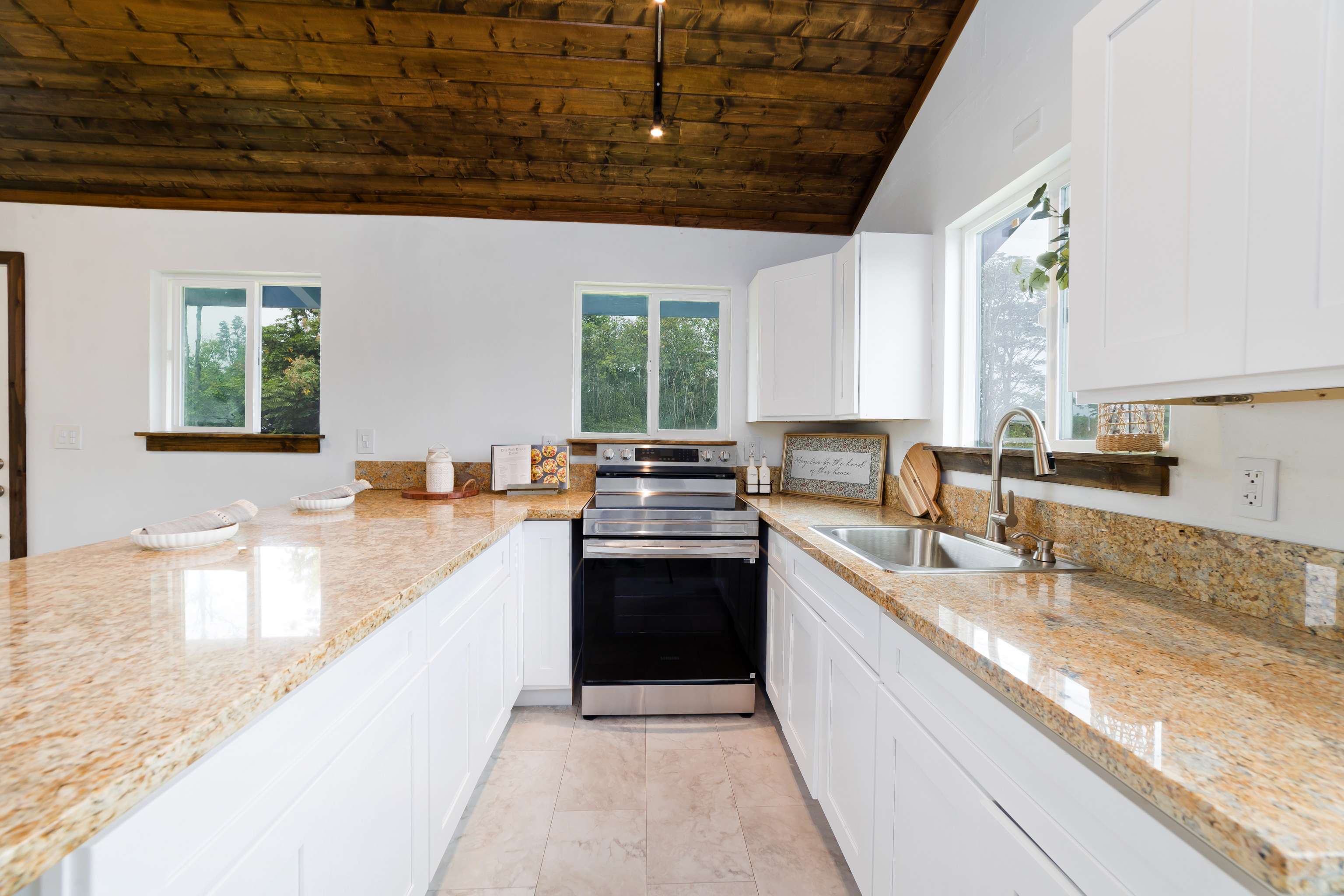 Keaau, HI 96749,15-1707 15TH AVE