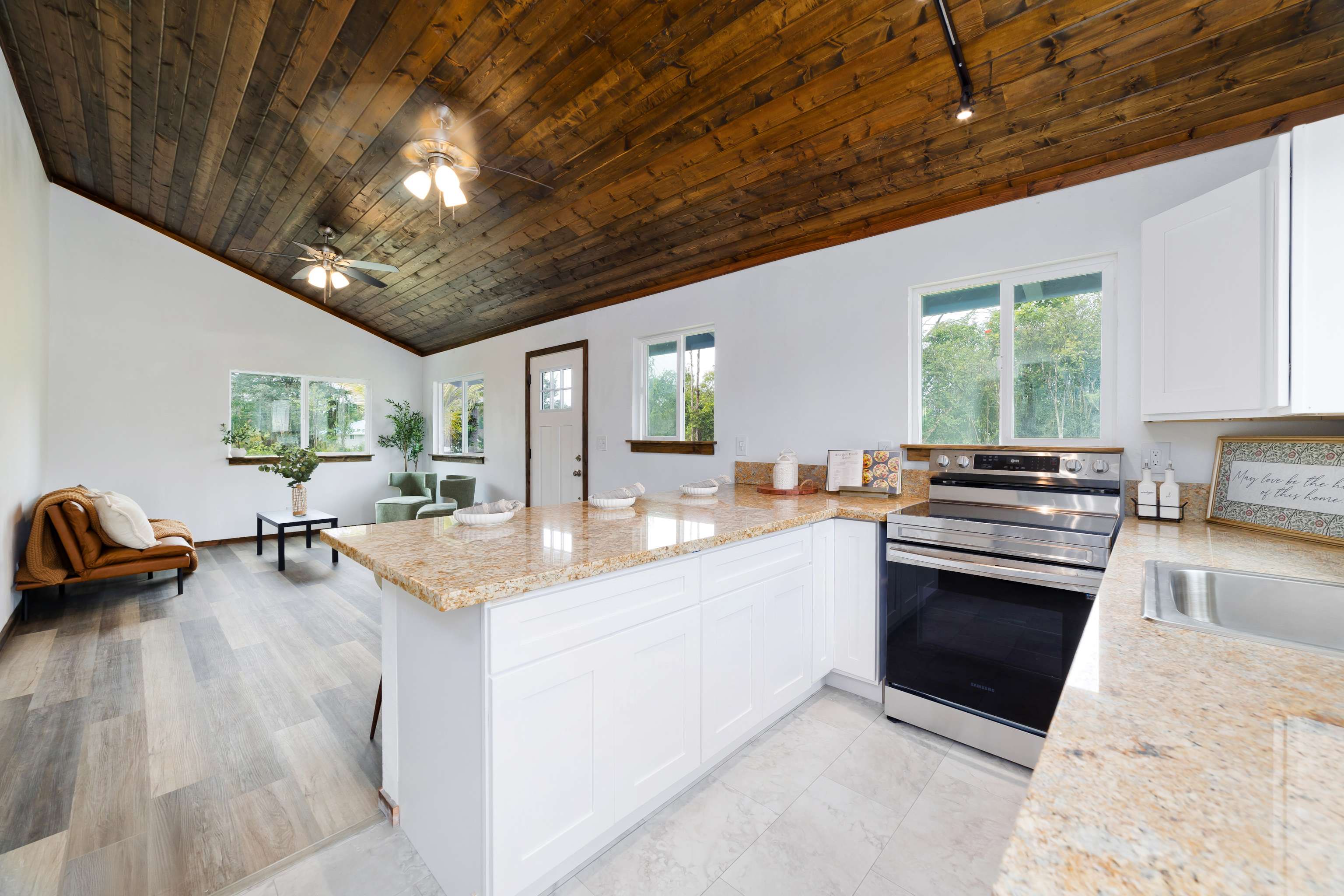 Keaau, HI 96749,15-1707 15TH AVE