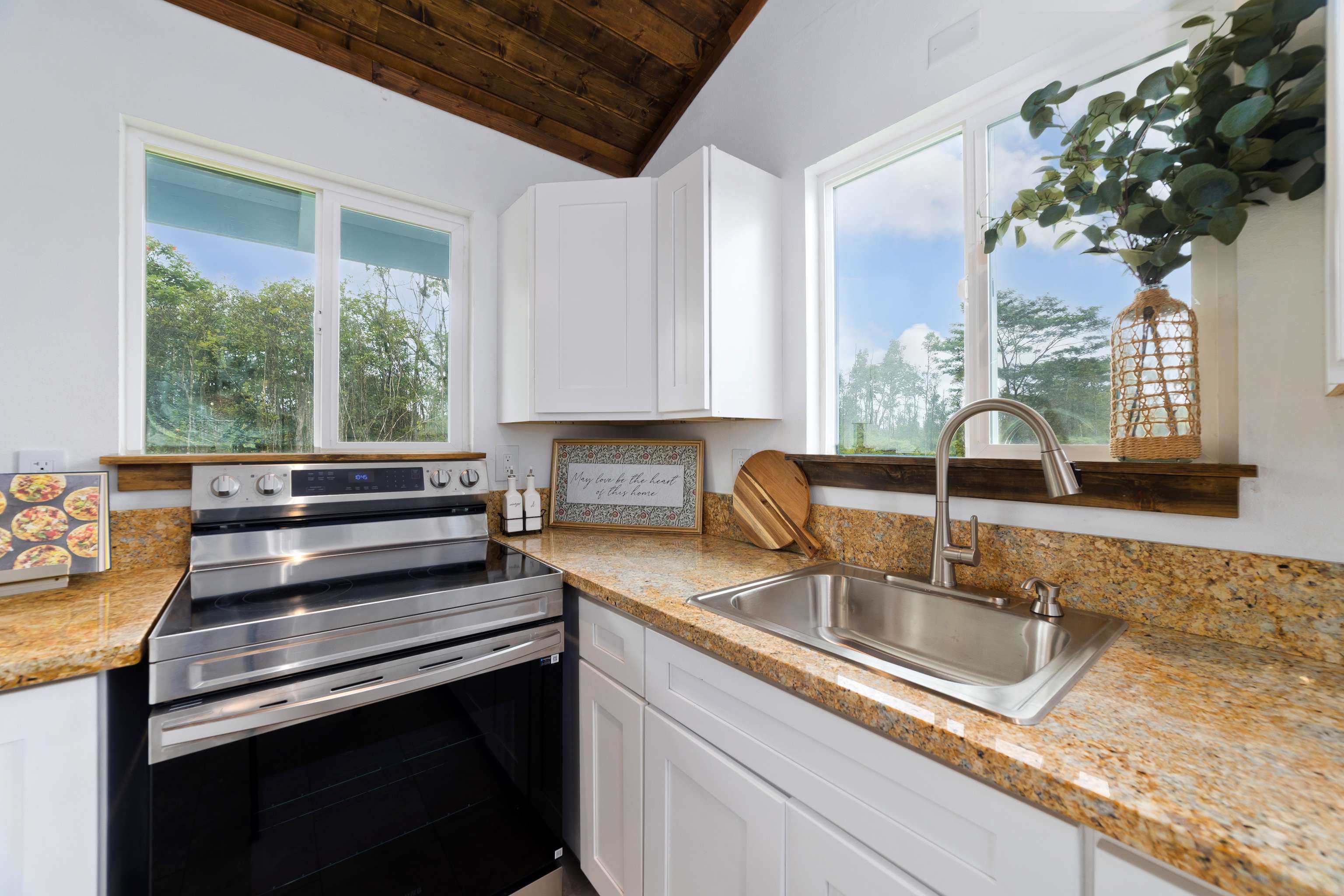 Keaau, HI 96749,15-1707 15TH AVE