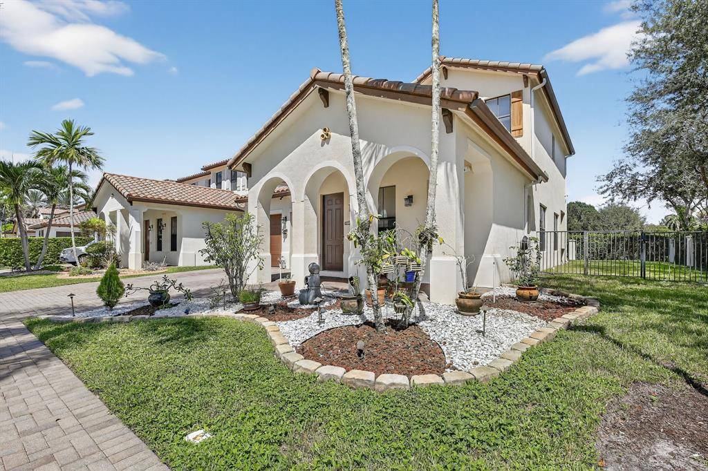 Cooper City, FL 33024,8541 NW 38th St