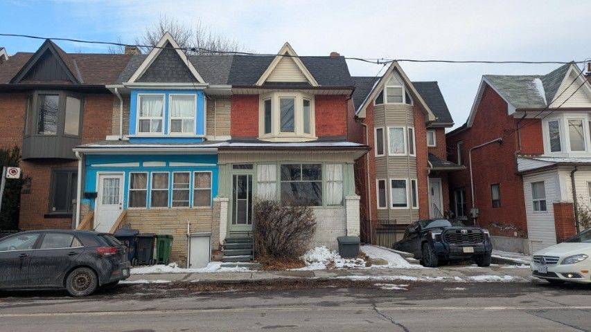 Toronto E01, ON M4L 2P8,177 Greenwood AVE