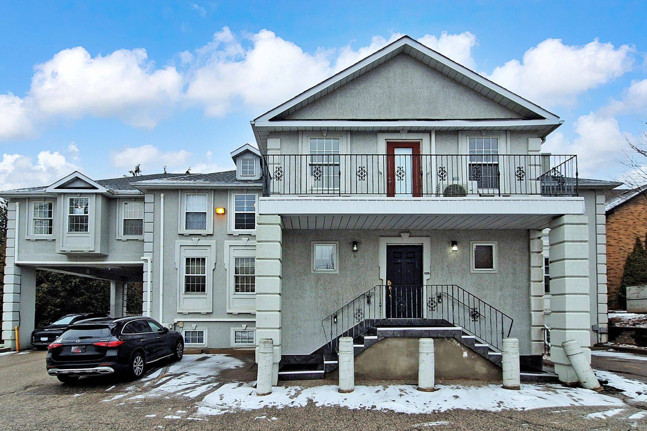 Newmarket, ON L3Y 1J8,227 Eagle ST #Main