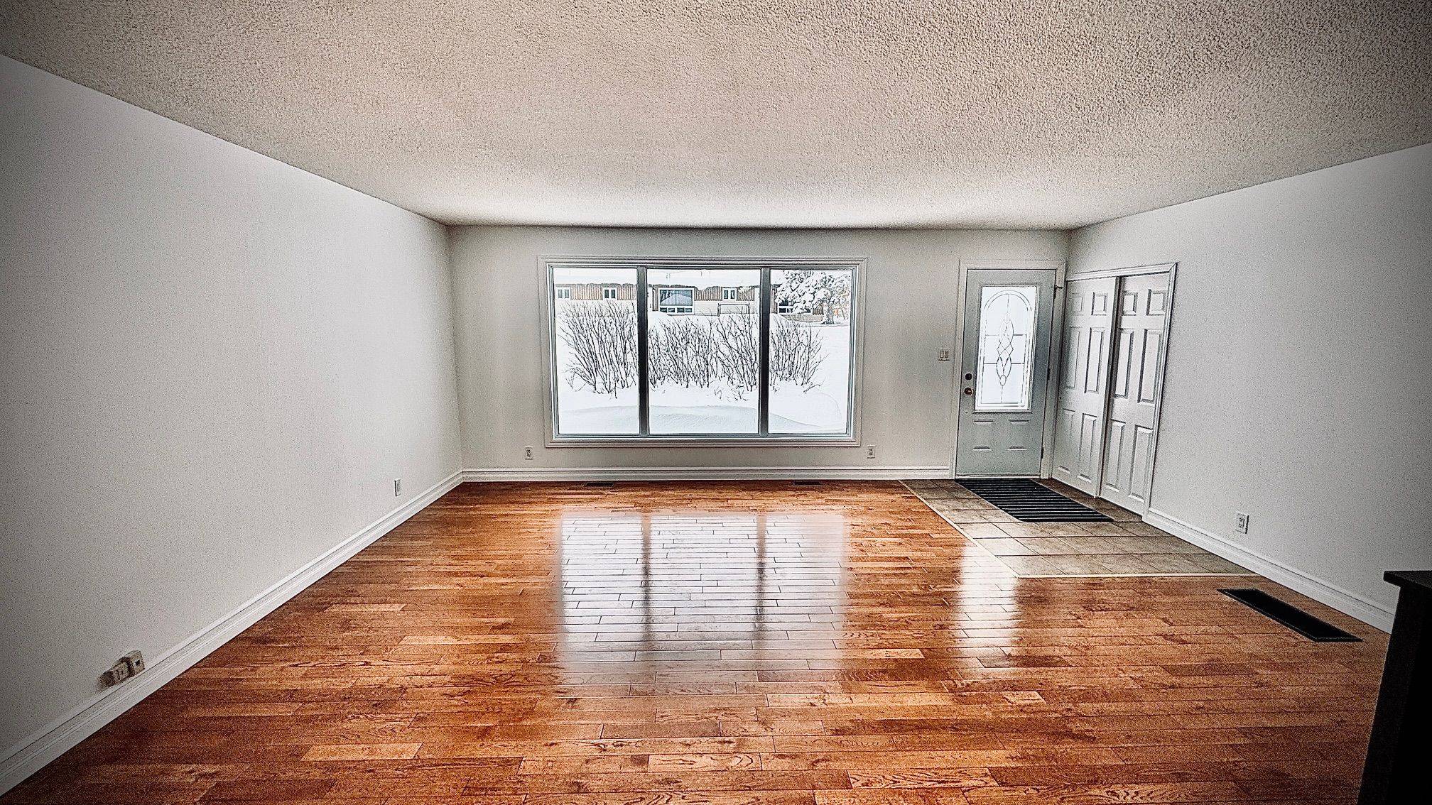 Cochrane, ON P0L 1C0,365 SEVENTH ST E