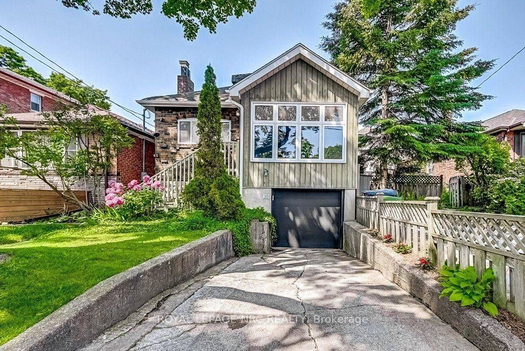 Toronto W06, ON M8V 2Y3,30 Fourth ST #Upstairs