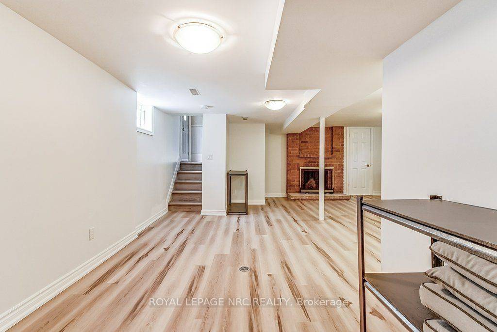 Toronto W06, ON M8V 2Y3,30 Fourth ST #Upstairs