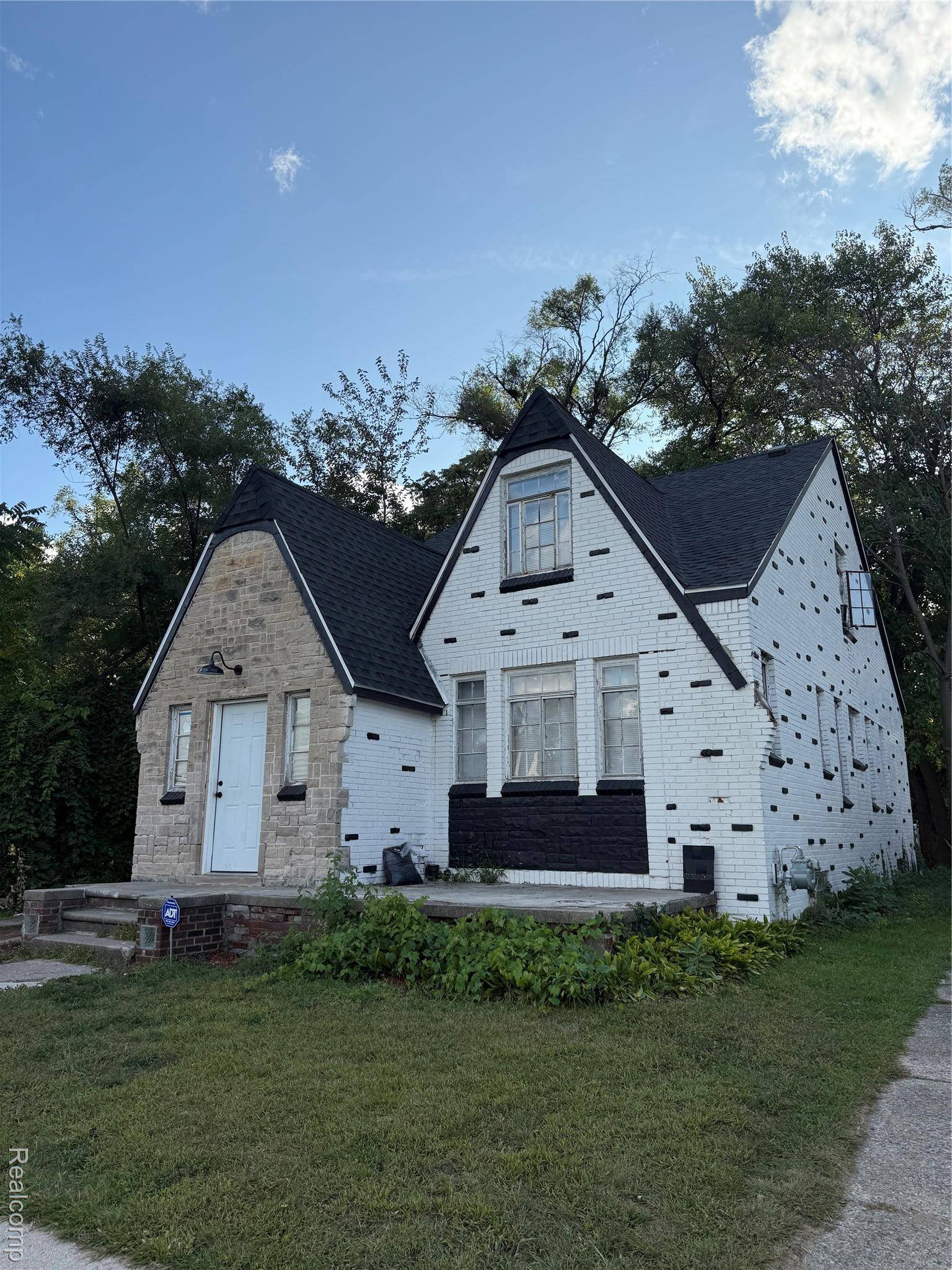 Detroit, MI 48227,15767 Freeland ST