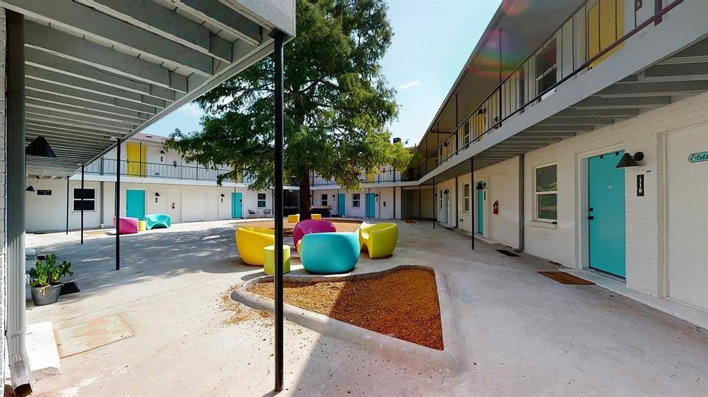 Dallas, TX 75203,321 E 8th Street #110