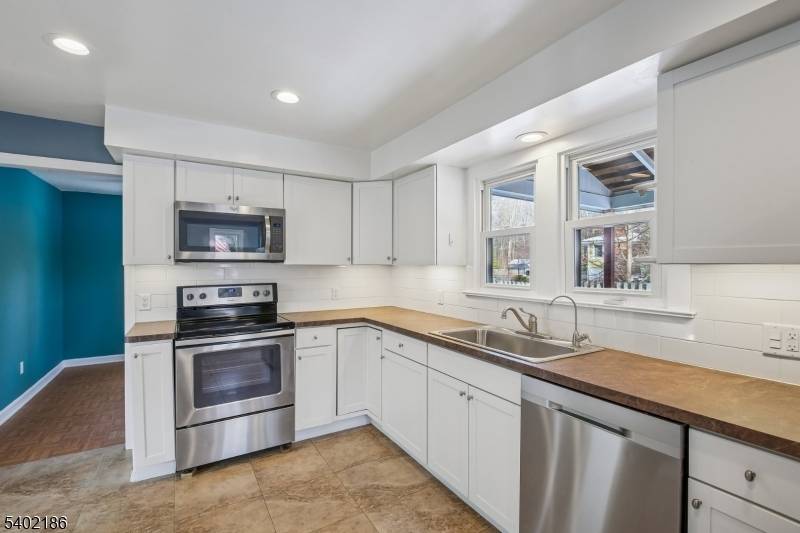 Kinnelon Boro, NJ 07405,4 Cabot Ln