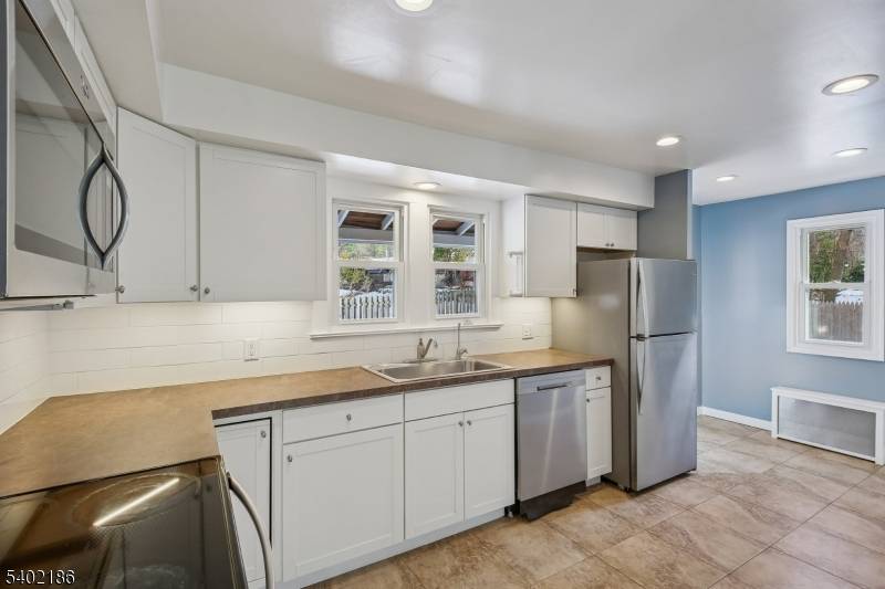 Kinnelon Boro, NJ 07405,4 Cabot Ln