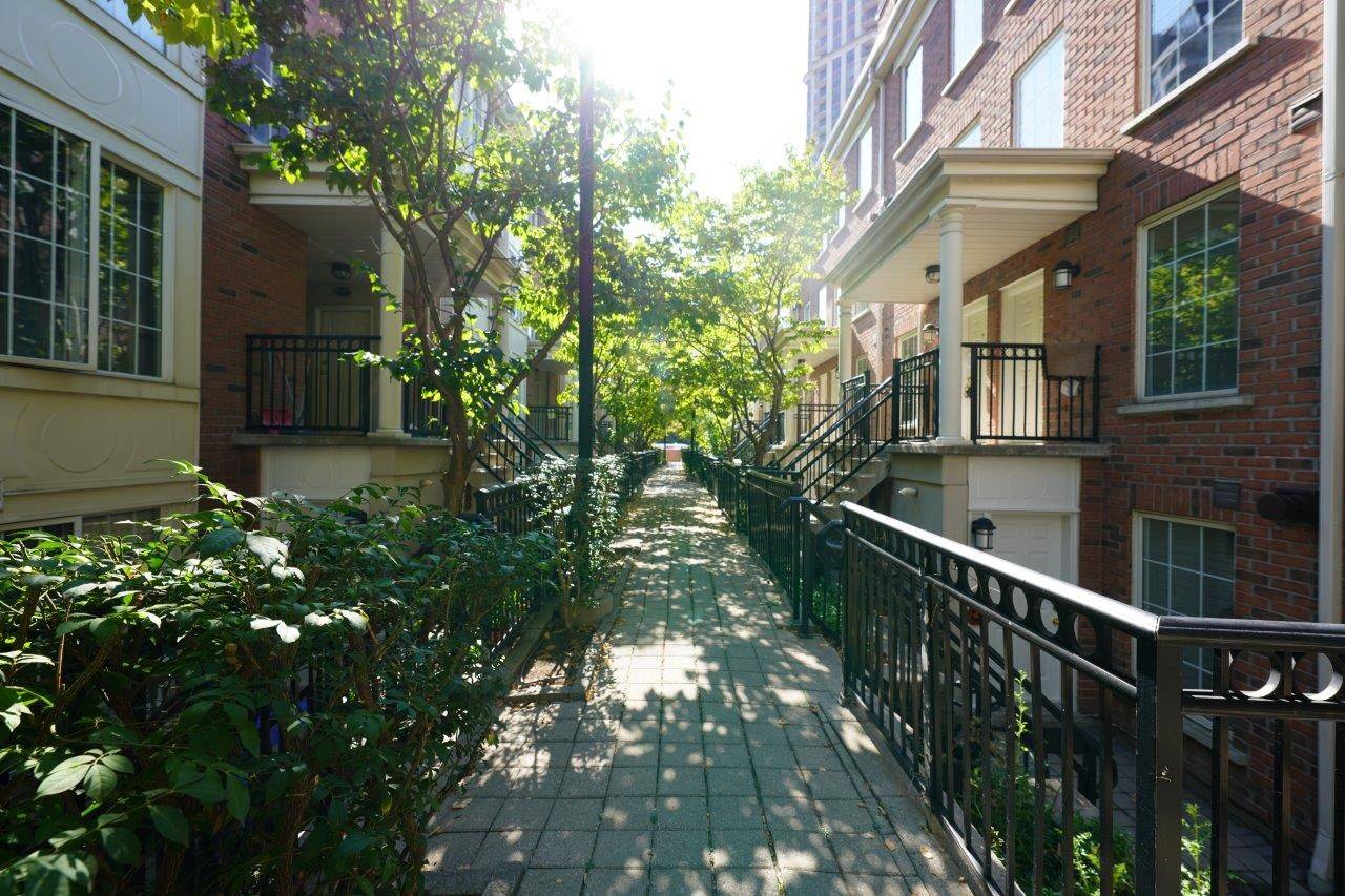 Toronto C14, ON M2N 7C2,3 Everson DR #665