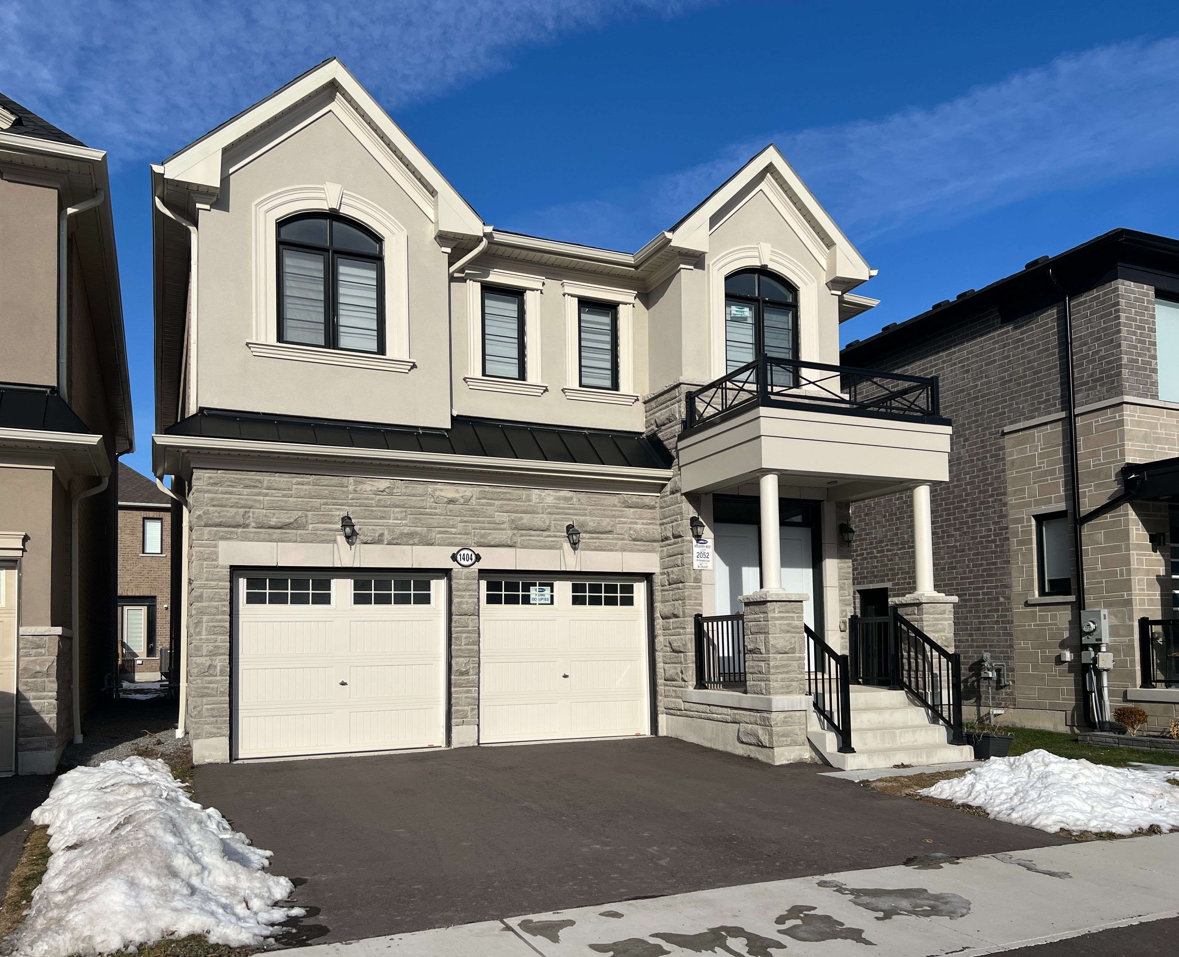 Pickering, ON L1X 0N8,1404 Mockingbird SQ