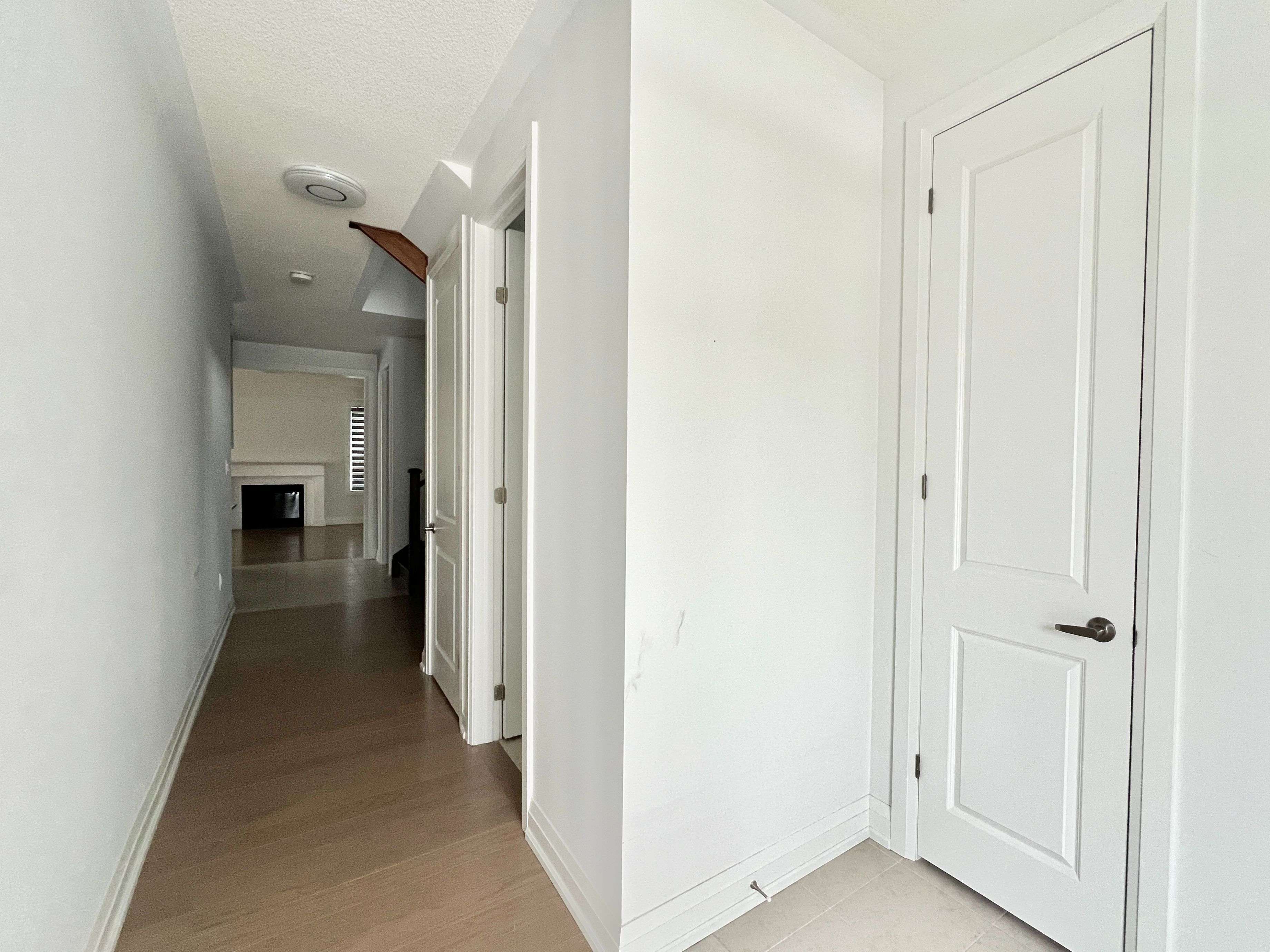 Pickering, ON L1X 0N8,1404 Mockingbird SQ