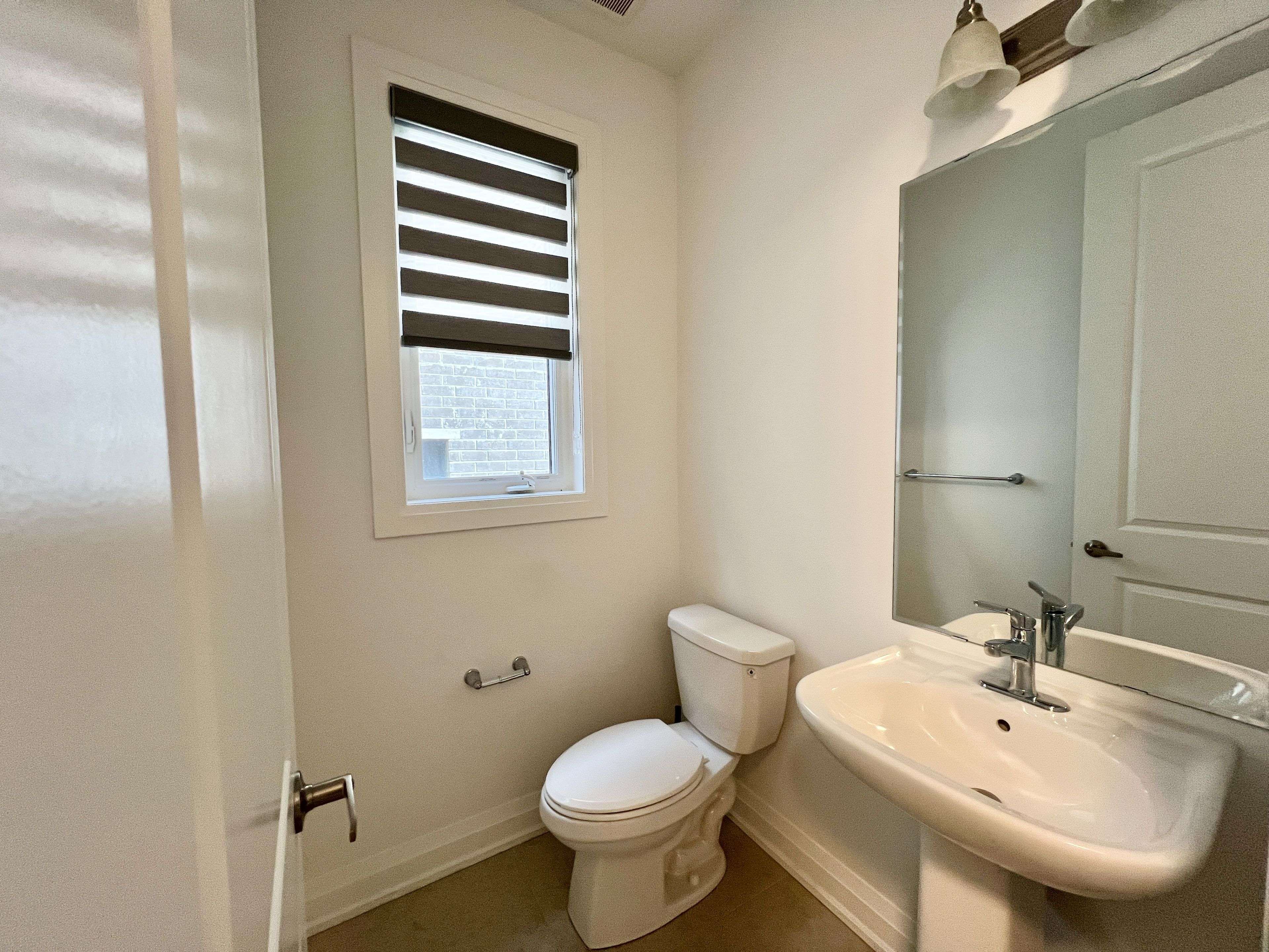 Pickering, ON L1X 0N8,1404 Mockingbird SQ