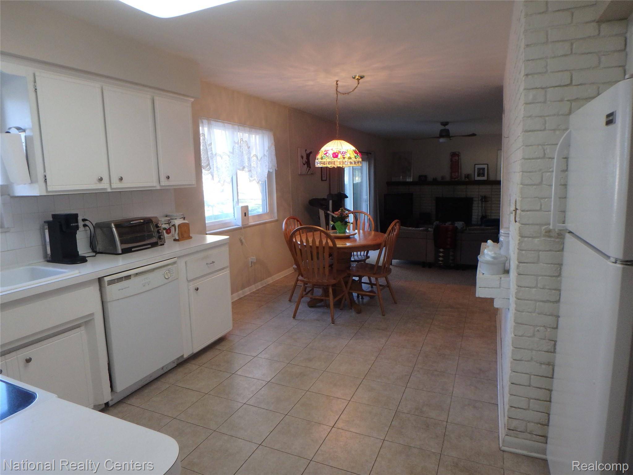 Waterford, MI 48329,3522 Lorena DR