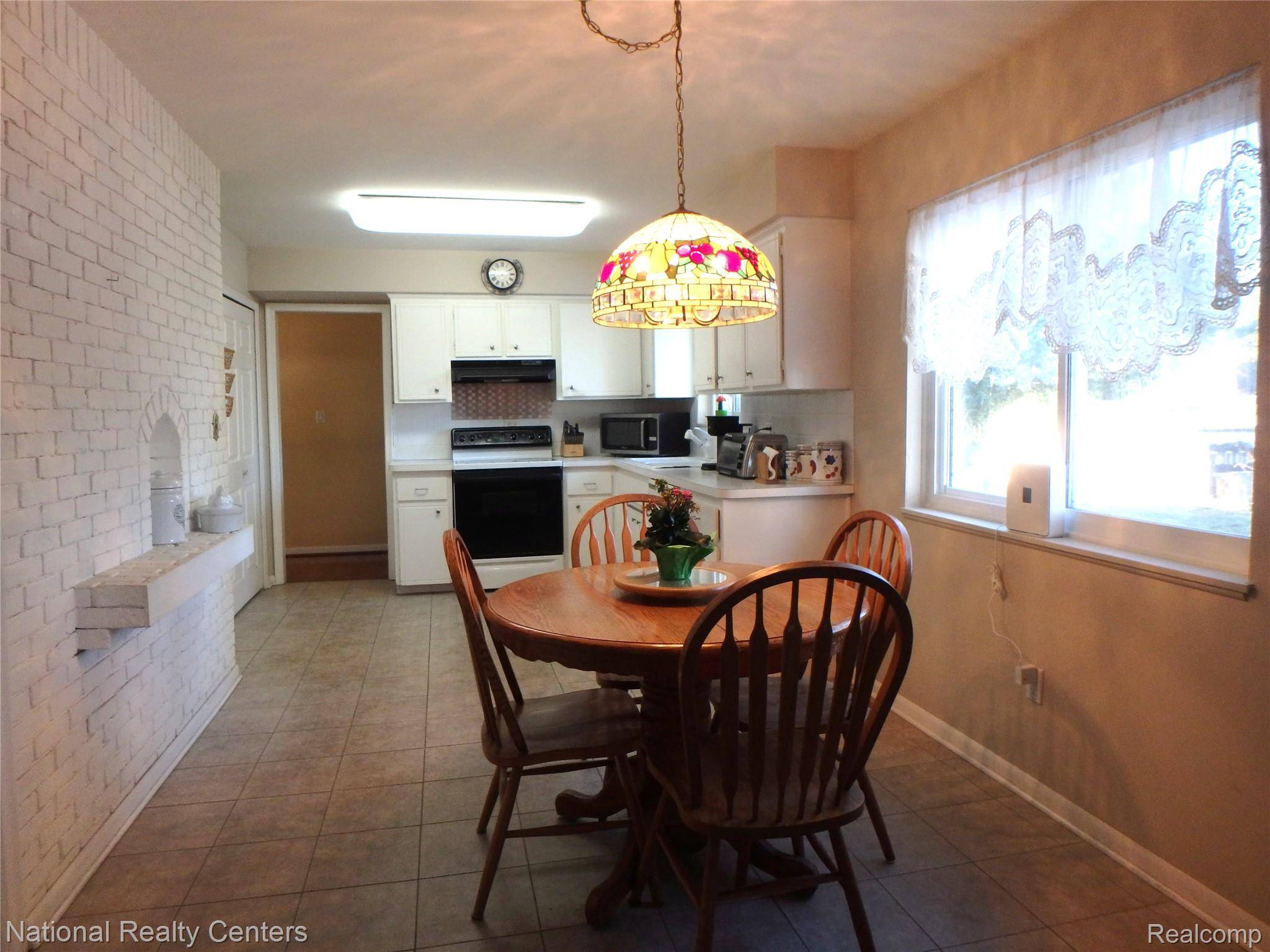 Waterford, MI 48329,3522 Lorena DR