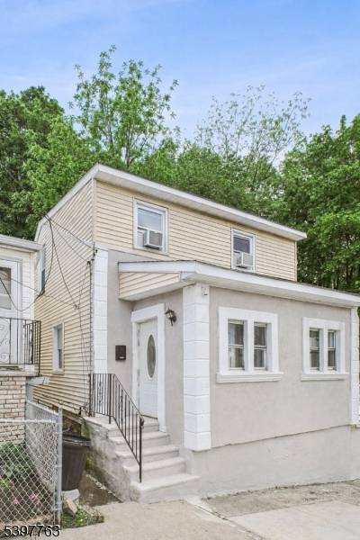 Paterson City, NJ 07501,296 Dixon Ave