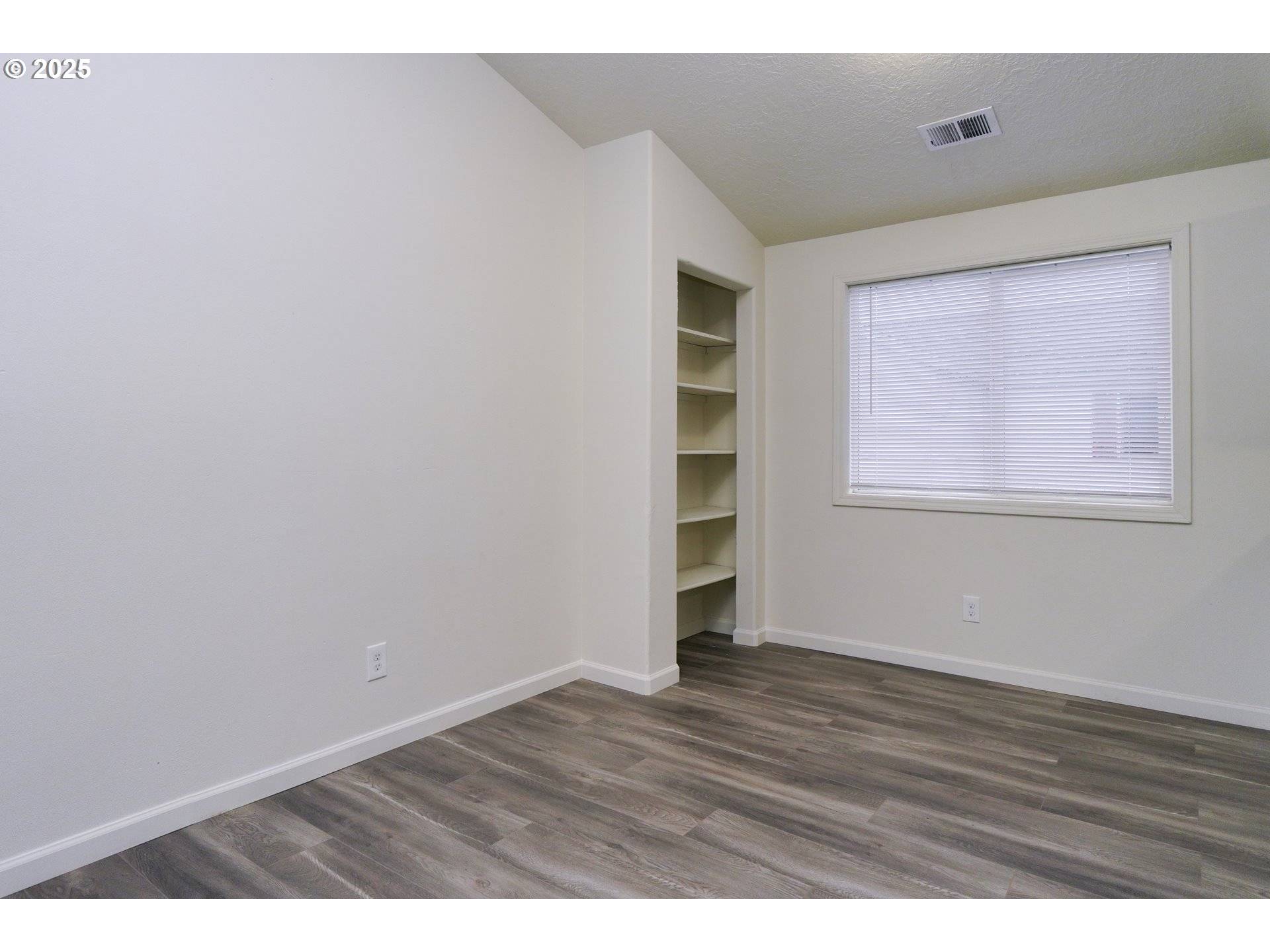 Portland, OR 97216,8224 SE WASHINGTON ST