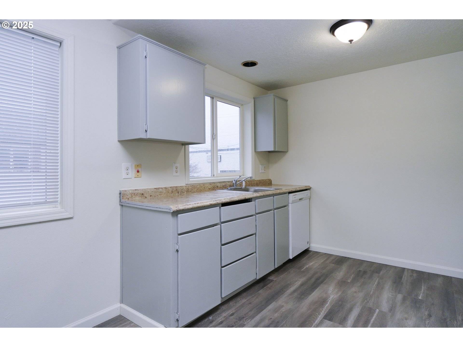 Portland, OR 97216,8224 SE WASHINGTON ST