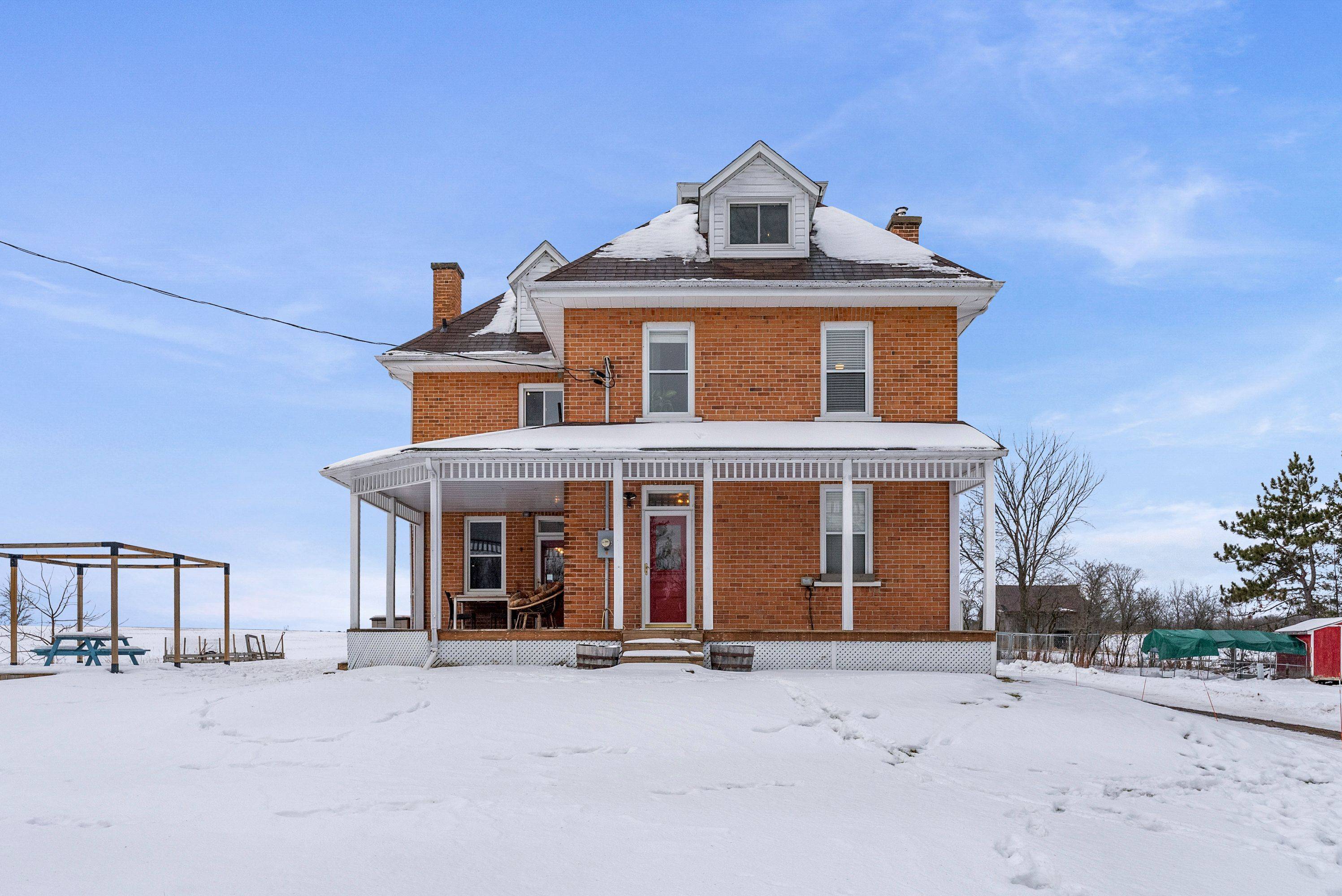 Pembroke, ON K8A 6W4,186 MUD LAKE RD