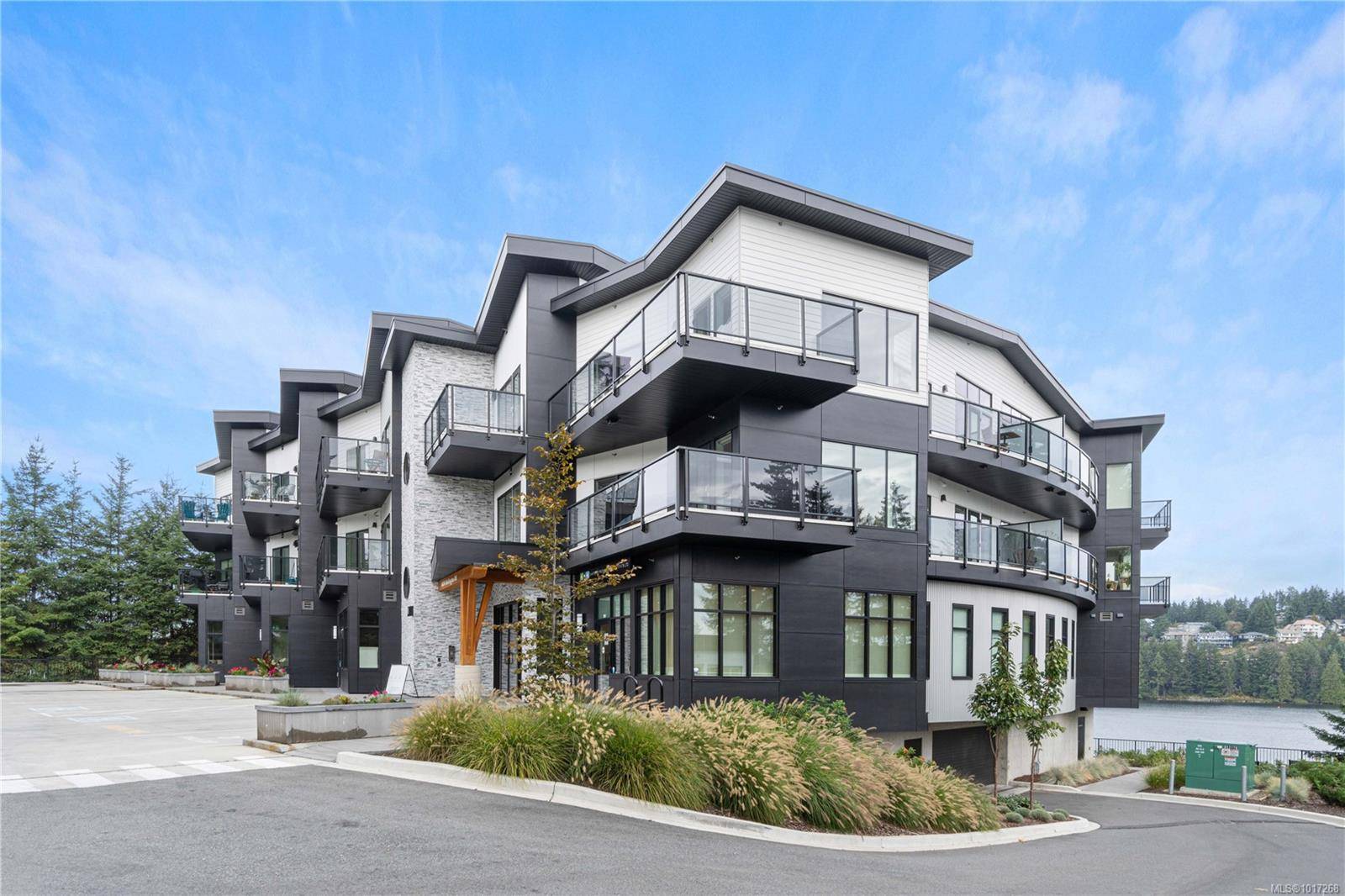 Nanaimo, BC V9T 2H3,4474 Wellington Rd #206