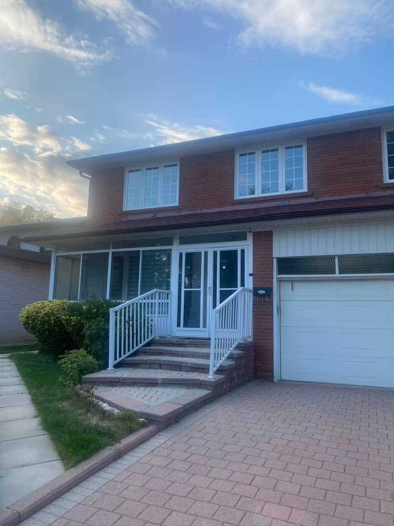 Toronto C15, ON M2J 1Z6,34 Clovercrest RD #Basement (side door)