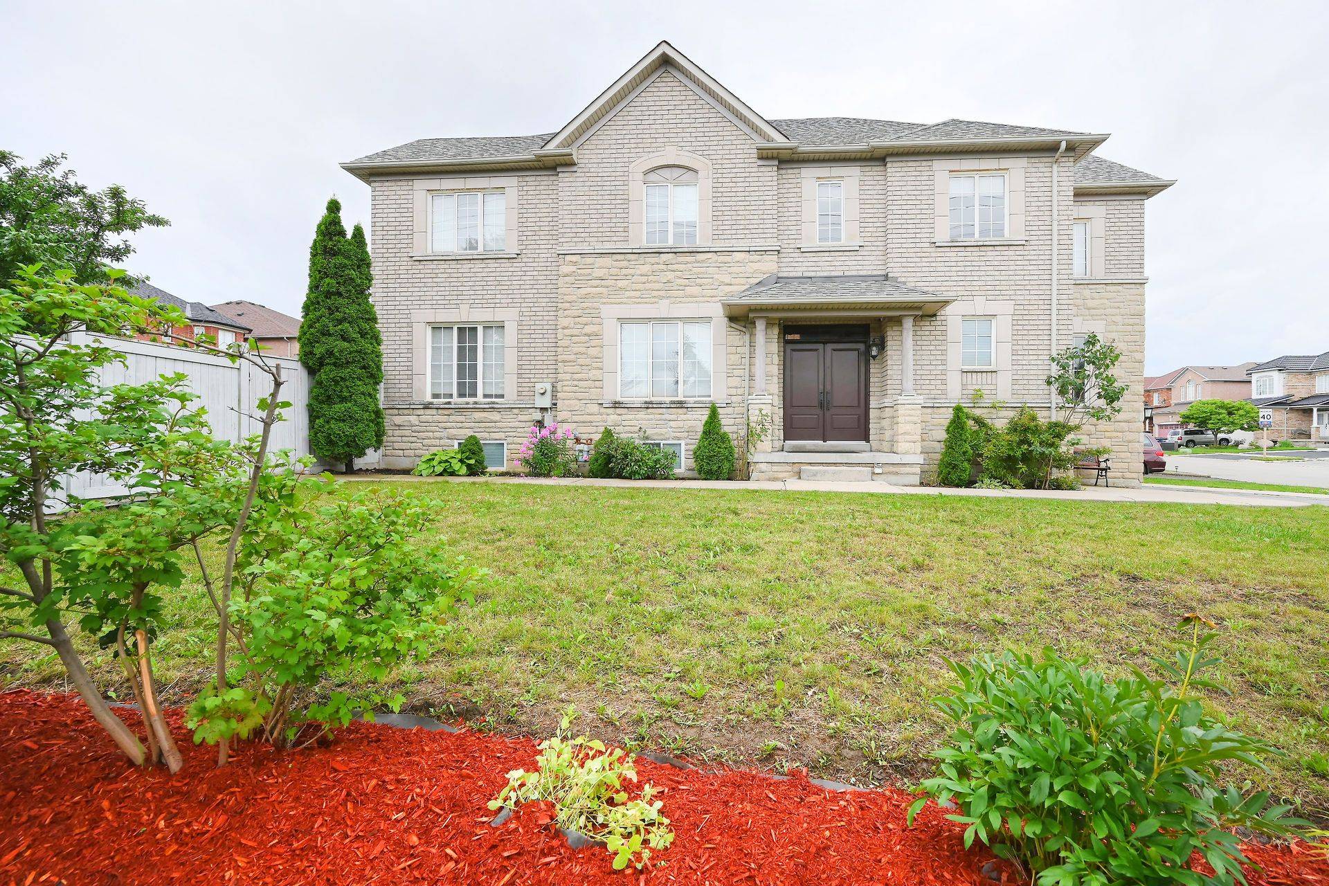Mississauga, ON L5W 1P5,514 Navigator DR