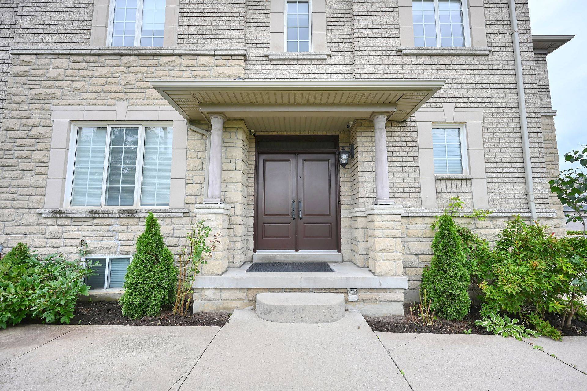 Mississauga, ON L5W 1P5,514 Navigator DR
