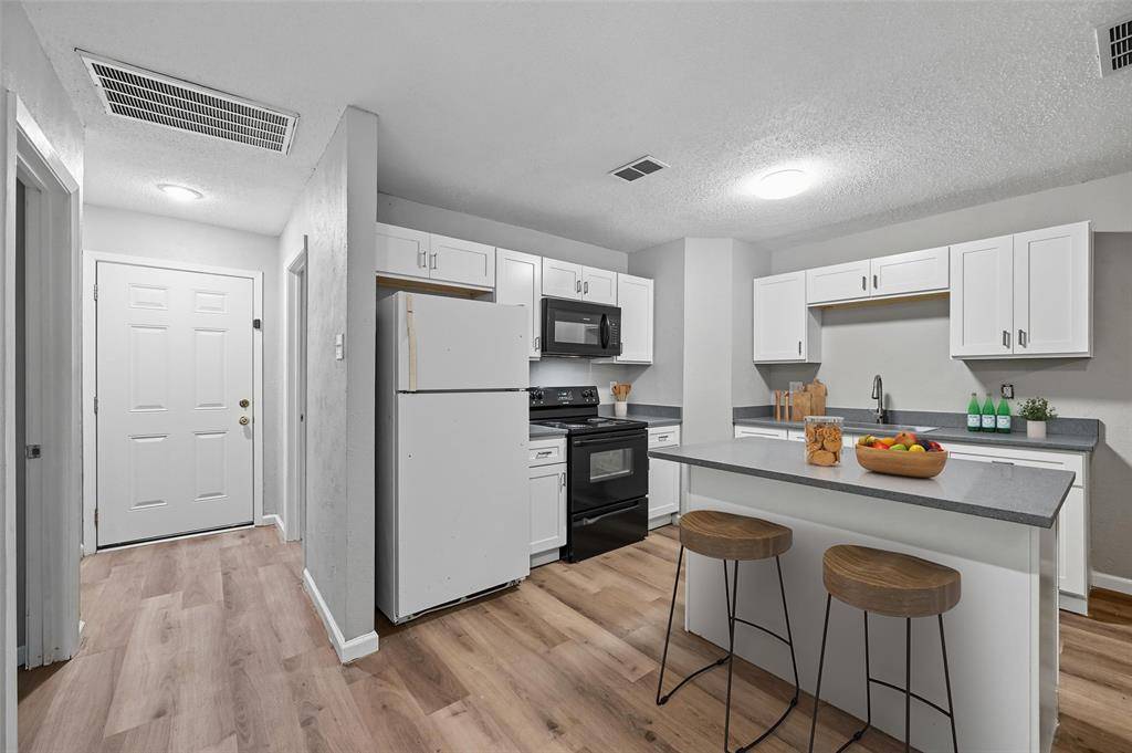 Dallas, TX 75217,236 Ezekial Avenue