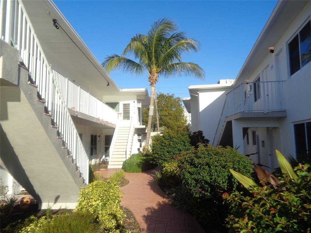 Pompano Beach, FL 33062,999 S Riverside Dr #202