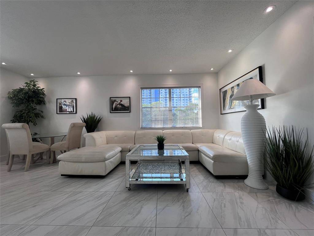 Fort Lauderdale, FL 33301,601 SE 5th Ct #301